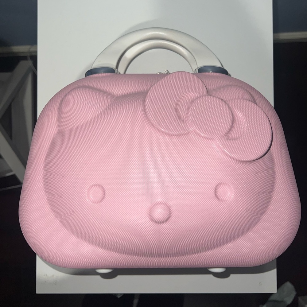 Hello Kitty carry-on - Picture 3 of 6